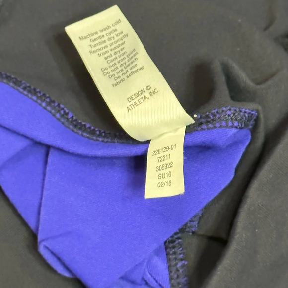 Athleta High Rise Flow Stripe Chaturanga Capri Crop Workout Yoga Pants - Picture 6 of 7